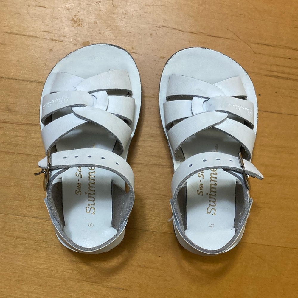 Salt water sandals by hoyway. Toddler size 6.